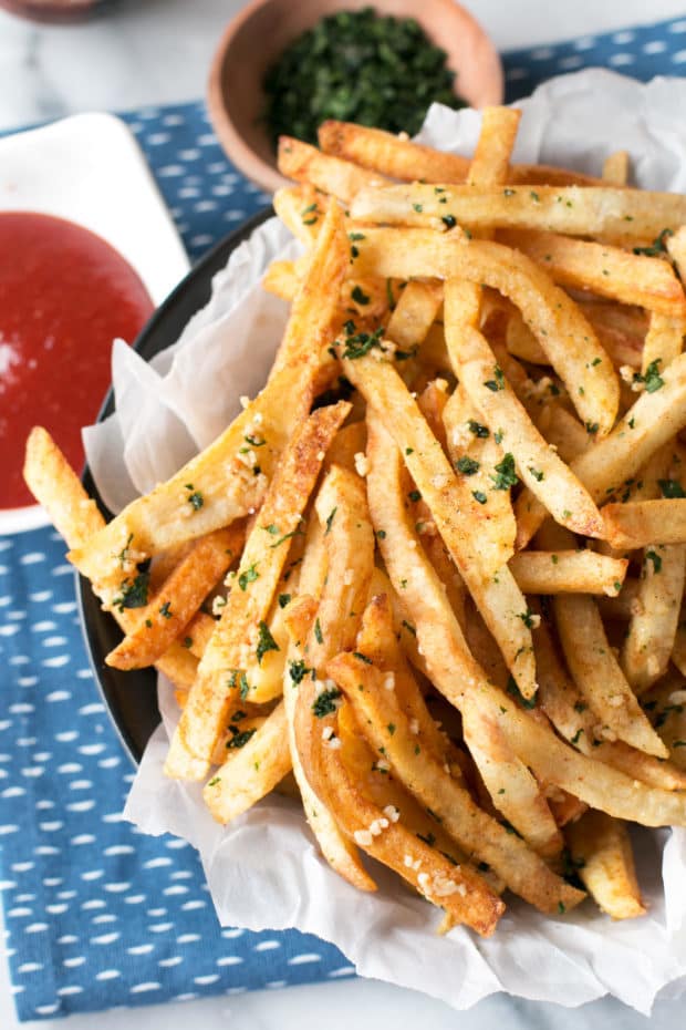 Spicy Garlic Cilantro Fries with Curry Ketchup | cakenknife.com #frenchfries #streetfries #snack