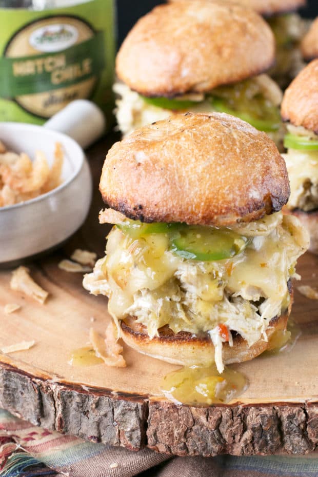 Hatch Green Chile Chicken Sliders | cakenknife.com #tailgating #spicy #sandwich