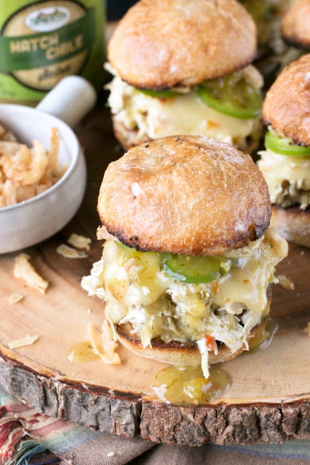 Hatch Green Chile Chicken Sliders | cakenknife.com #tailgating #spicy #sandwich