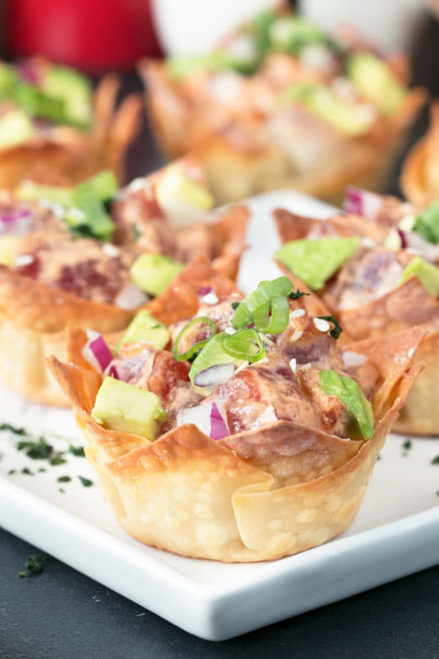 Spicy Tuna Poke Wonton Cups | cakenknife.com #sushi #poke #hawaiian #appetizer