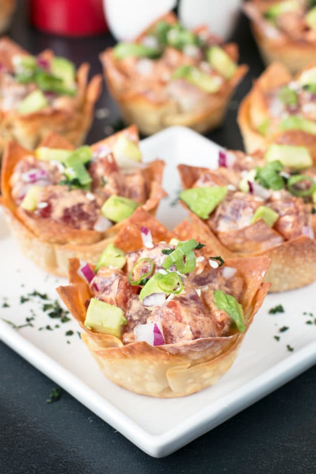 Spicy Tuna Poke Wonton Cups | cakenknife.com #sushi #poke #hawaiian #appetizer