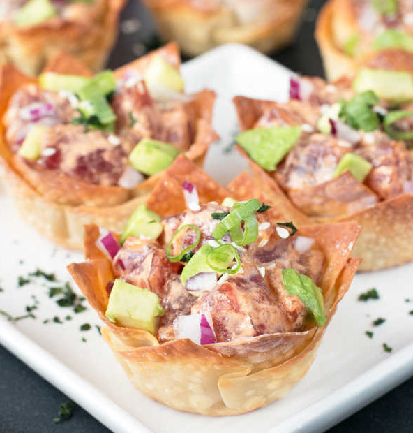 Spicy Tuna Poke Wonton Cups | cakenknife.com #sushi #poke #hawaiian #appetizer