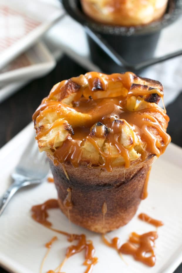 Bourbon Caramel Apple Popovers | cakenknife.com #dessert #caramel #applepie #fall