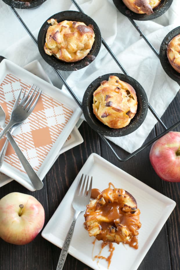 Bourbon Caramel Apple Popovers | cakenknife.com #dessert #caramel #applepie #fall