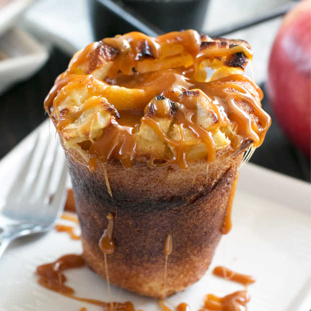 Bourbon Caramel Apple Popovers | cakenknife.com #dessert #caramel #applepie #fall