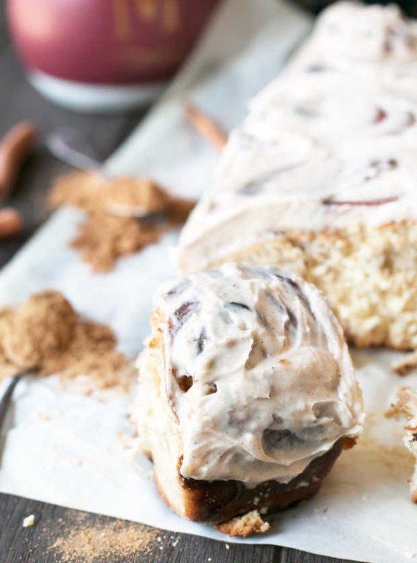 Chai Pumpkin Spice Cinnamon Rolls | cakenknife.com #pumpkinspice #chaispice #fall #breakfast