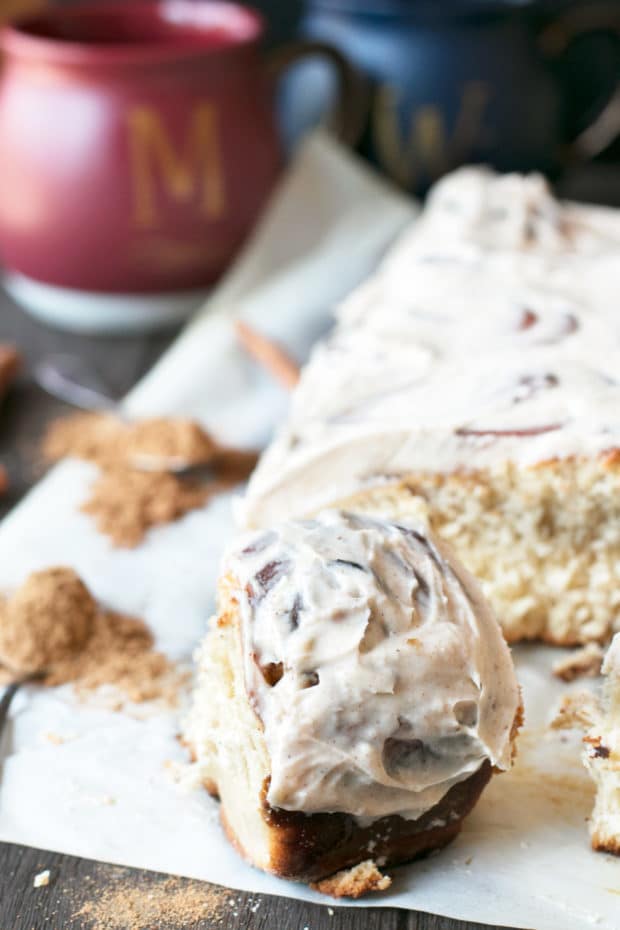 Chai Pumpkin Spice Cinnamon Rolls | cakenknife.com #pumpkinspice #chaispice #fall #breakfast