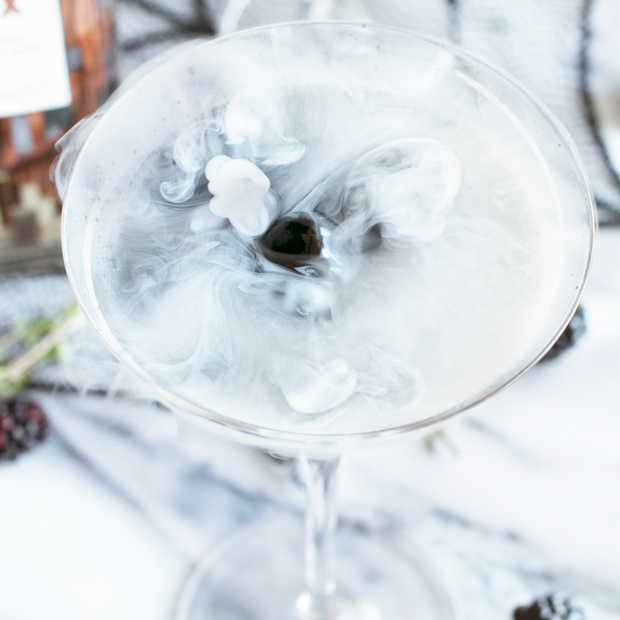 Absolut Elyx Black Magic Martini | cakenknife.com #cocktail #sponsored #halloween #magical