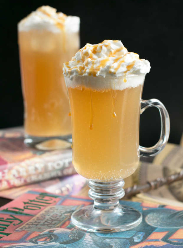 Butterbeer Cocktail (Two Ways!) | cakenknife.com #butterbeer #harrypotter #cocktail