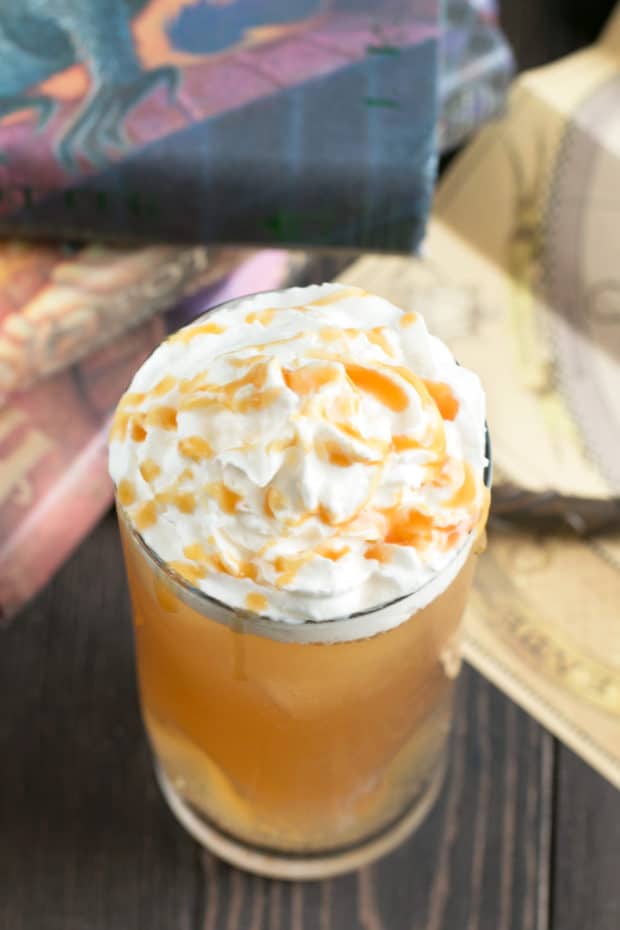 Butterbeer Cocktail (Two Ways!) | cakenknife.com #butterbeer #harrypotter #cocktail