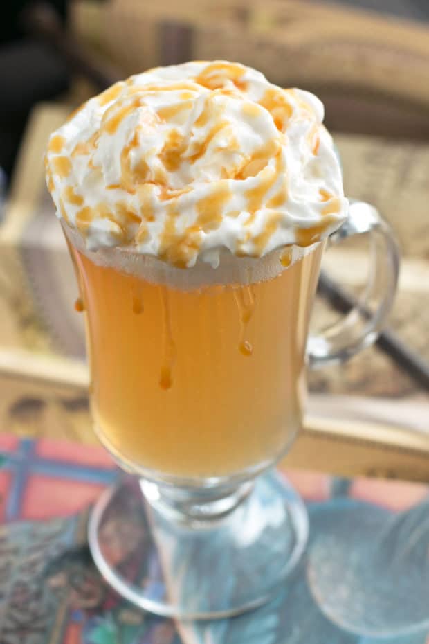 Butterbeer Cocktail (Two Ways!) | cakenknife.com #butterbeer #harrypotter #cocktail