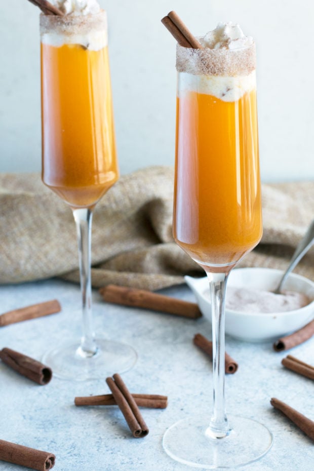 Pumpkin Pie Mimosa | cakenknife.com #cocktail #pumpkinpie #thanksgiving #recipe #champagne