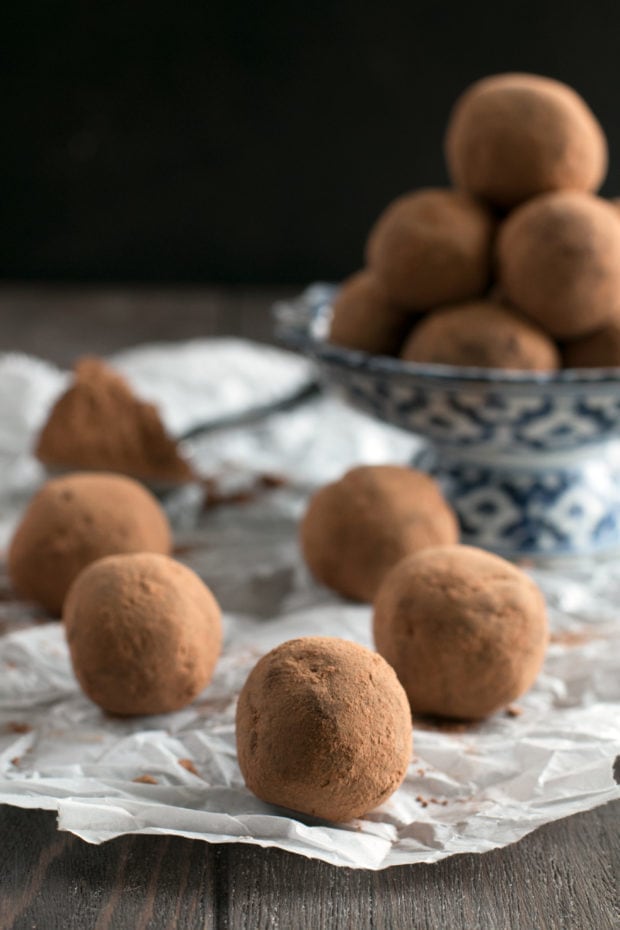 Vegan Spicy Avocado Dark Chocolate Truffles | cakenknife.com #vegan #dessert #holiday #chocolate