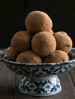 Vegan Spicy Avocado Dark Chocolate Truffles | cakenknife.com #vegan #dessert #holiday #chocolate