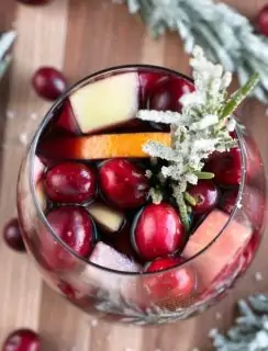 Red Christmas Single Serve Sangria | cakenknife.com #christmas #christmassangria #holidaysangria #redsangria #sangria #wine #21andup