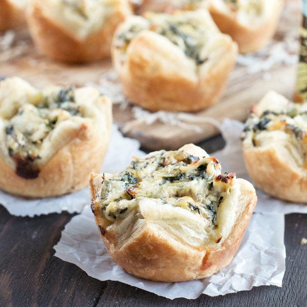 Chicken Spinach Artichoke Dip Puffs | Cake 'n Knife