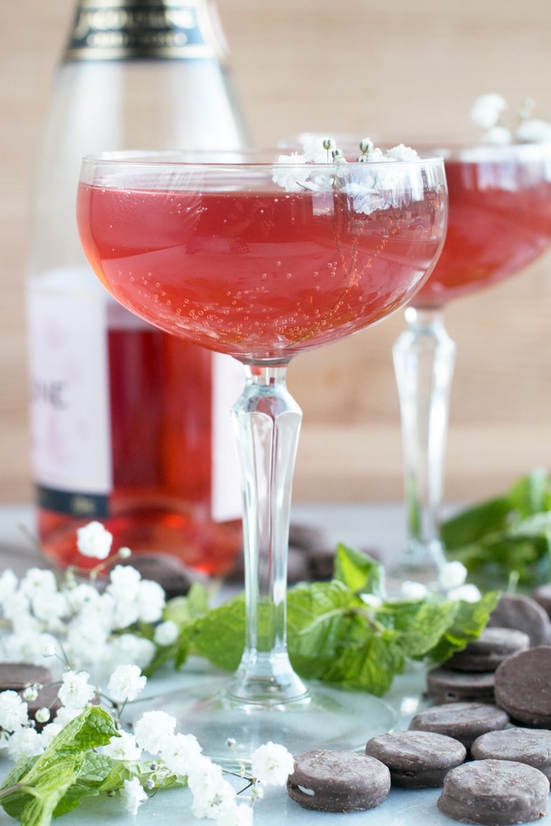 Sparkling Mint Rose Wine Cocktail and Girls' Night In with OREO Thin