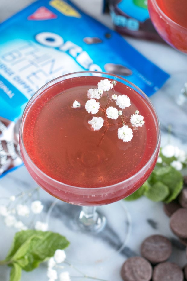 Sparkling Mint Rose Wine Cocktail and Girls' Night In with Oreo Thin Bites!