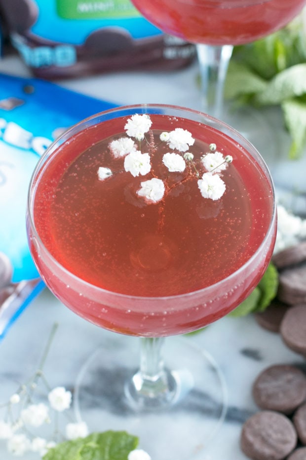 Sparkling Mint Rose Wine Cocktail and Girls' Night In with Oreo Thin Bites!