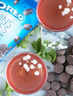 Sparkling Mint Rose Wine Cocktail and Girls' Night In with Oreo Thin Bites!