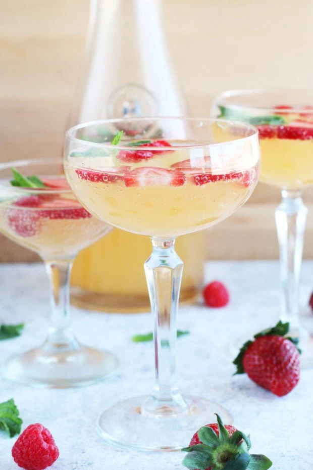 Easy sangria with strawberries photo