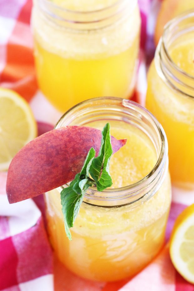 Sparkling Peach Vodka Lemonade