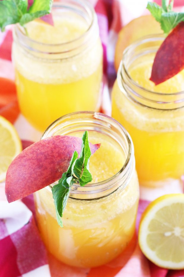 Sparkling Peach Vodka Lemonade