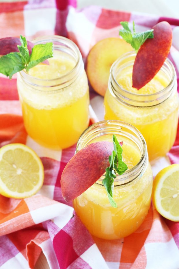 Sparkling Peach Vodka Lemonade