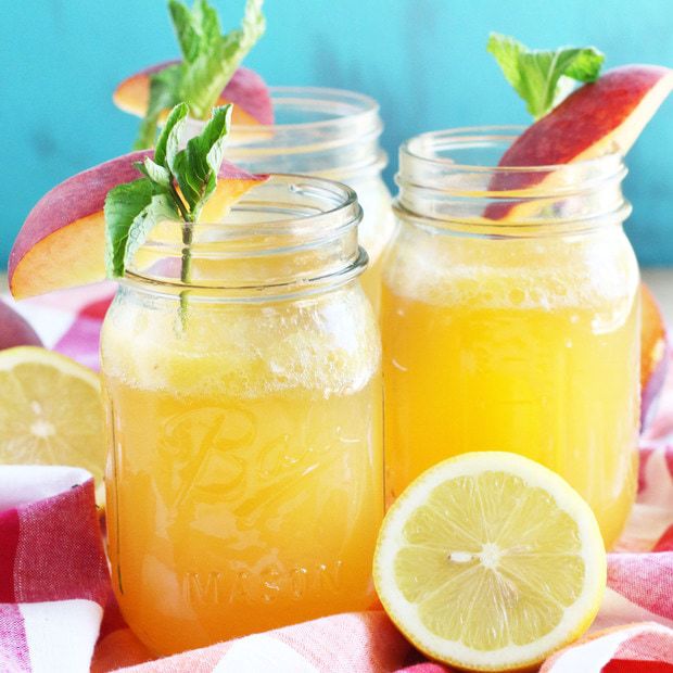 Sparkling Peach Vodka Lemonade