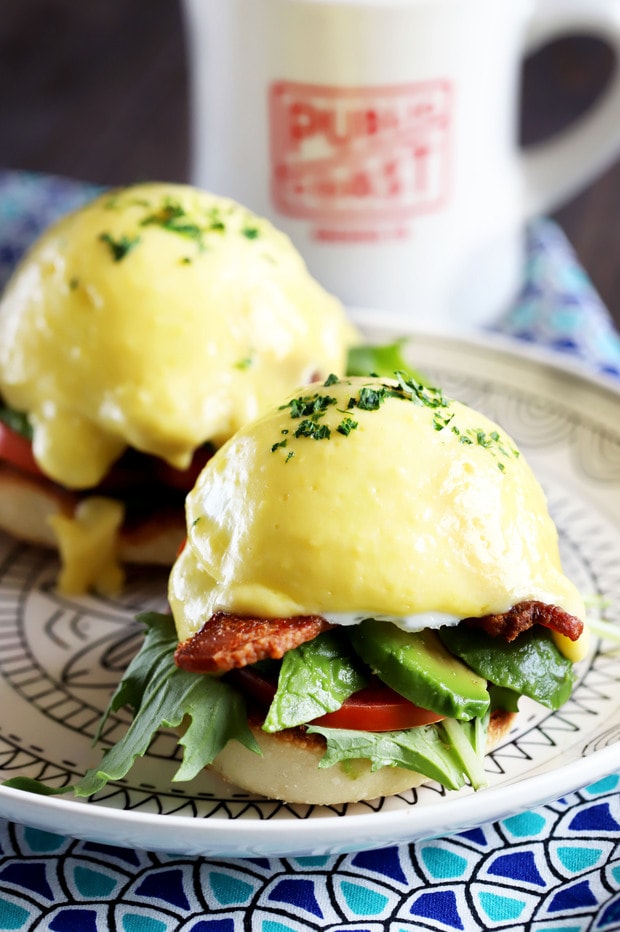 BLAT Eggs Benedict