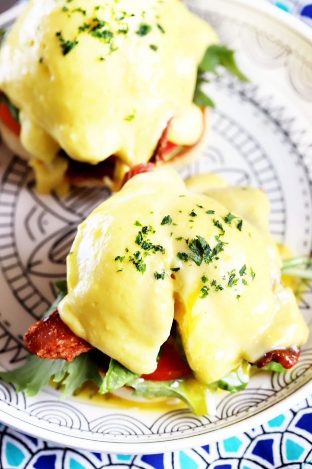 BLAT Eggs Benedict