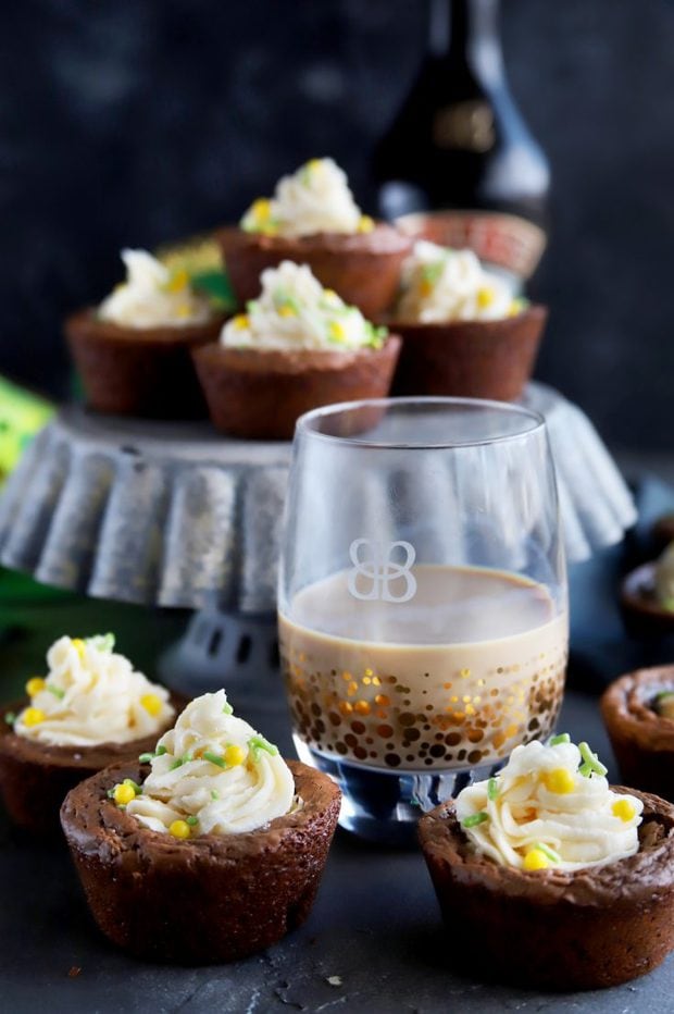 Espresso Brownie Cups With Bailey's Buttercream | Cake 'n Knife