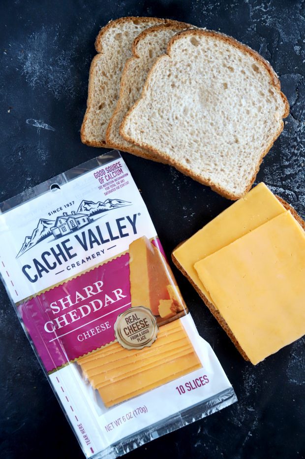 Cache Valley Sharp Cheddar cheese slices