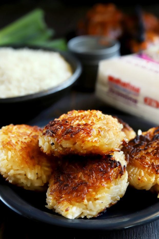 Crispy rice cakes with ginger and grains of rice