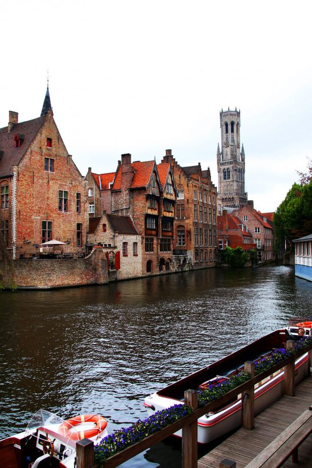 Photo of the Bruges canals dealing with grief