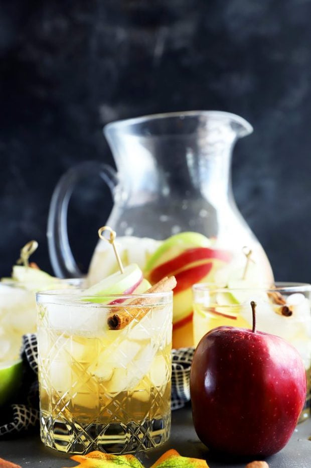 Side shot of apple pie sparkling sangria in glasses