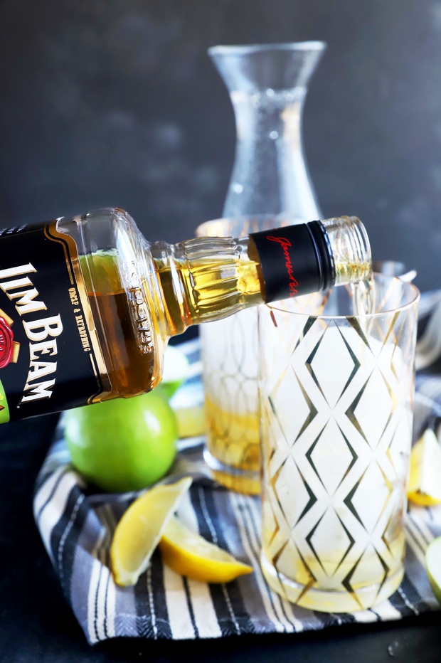 Jim Beam Apple and Soda Cocktail Recipe Cake 'n Knife