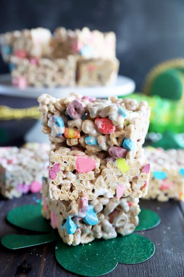 Lucky charms cereal treats image