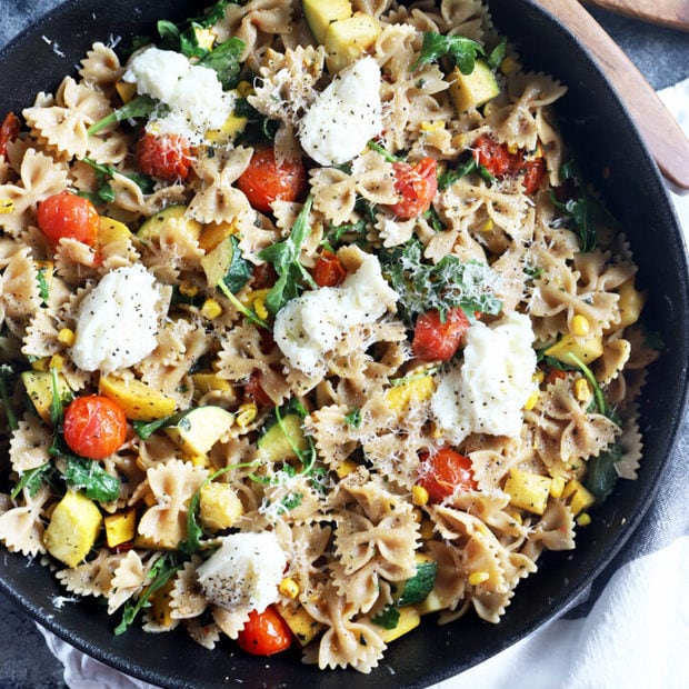 Overhead photo of veggie pasta