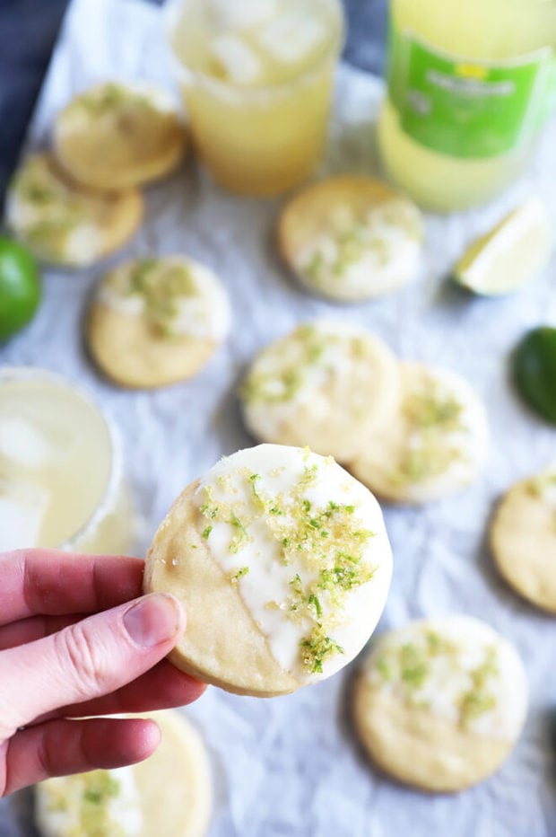 Picture of hand holding shortbread cookie