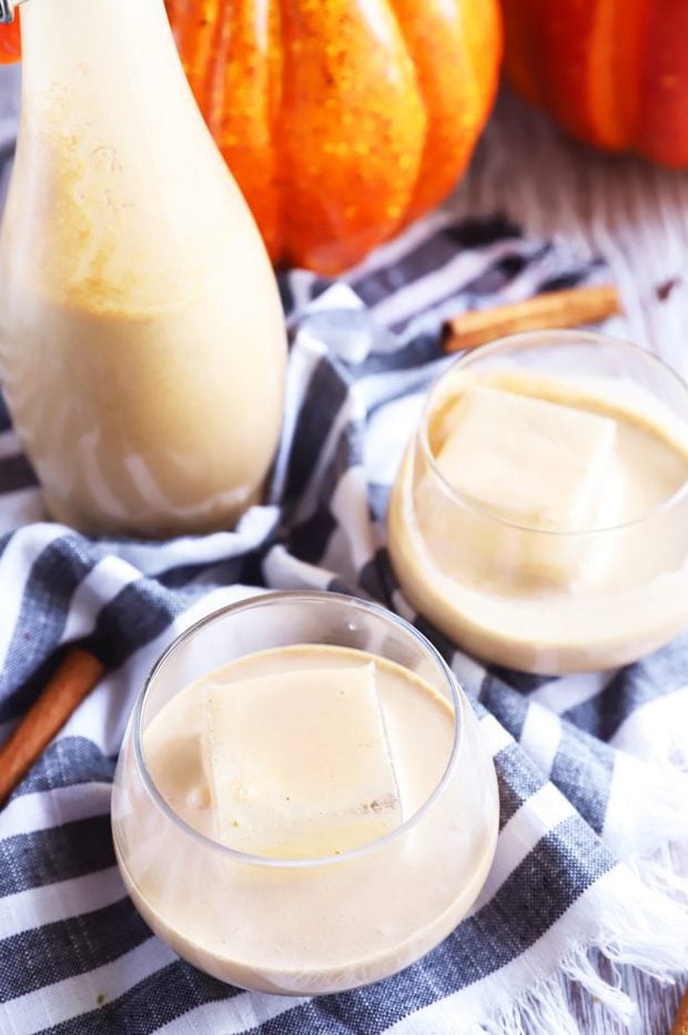 Picture of Irish cream in glasses with ice