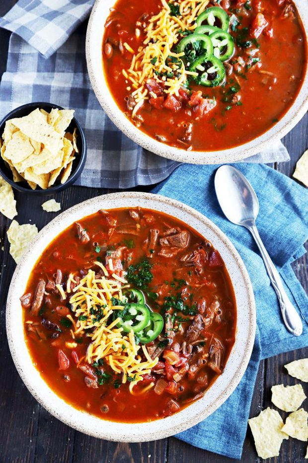 Instant Pot carne asada chili in bowls picture