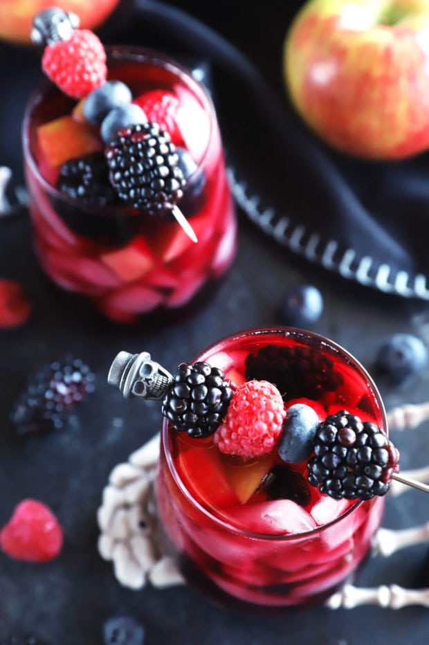 Halloween sangria image in glasses