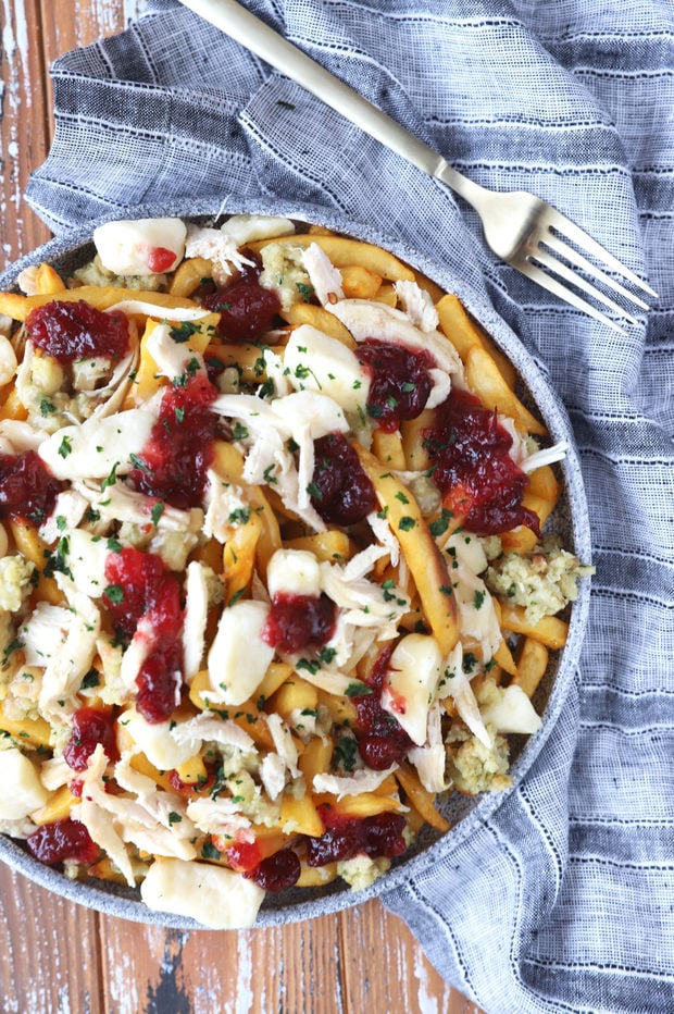 Image of thanksgiving poutine on platter