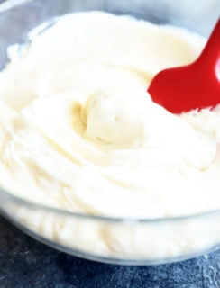 Picture of champagne frosting in a bowl