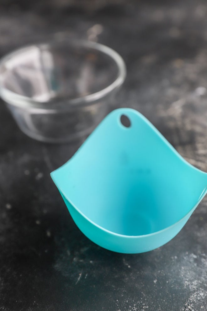 Silicone egg cup and glass custard bowl imge