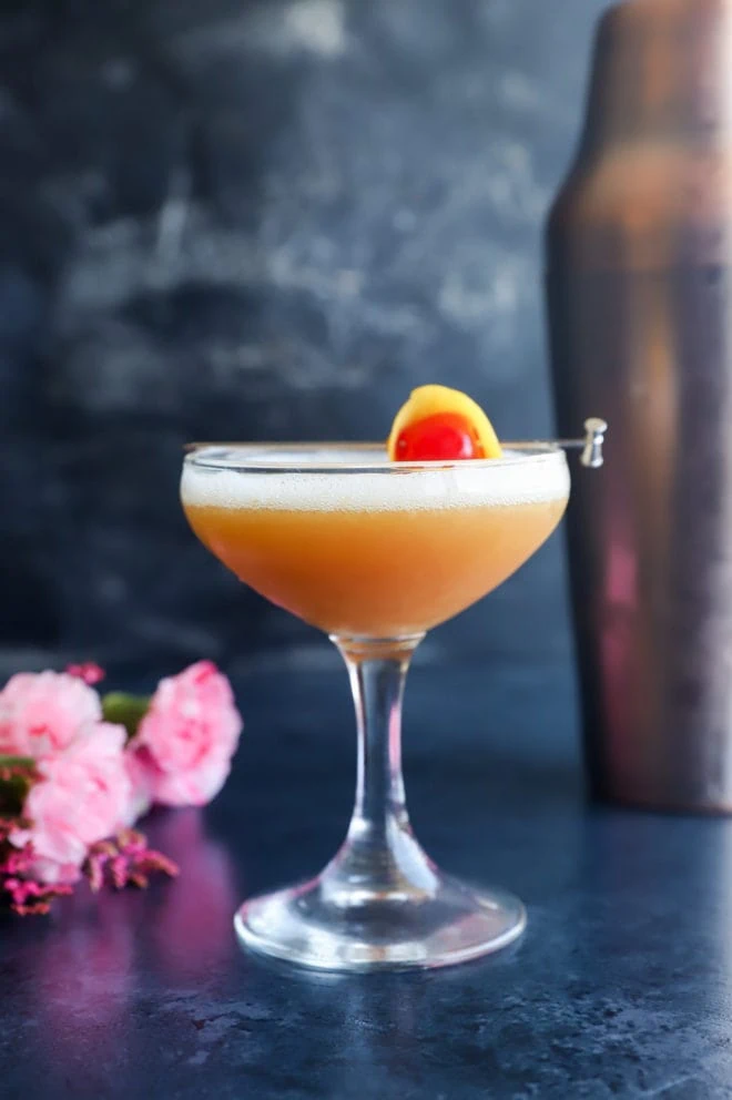 Boston cocktail with whiskey and flowers image