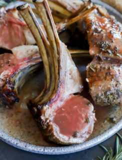 Rack of lamb with red wine sauce image