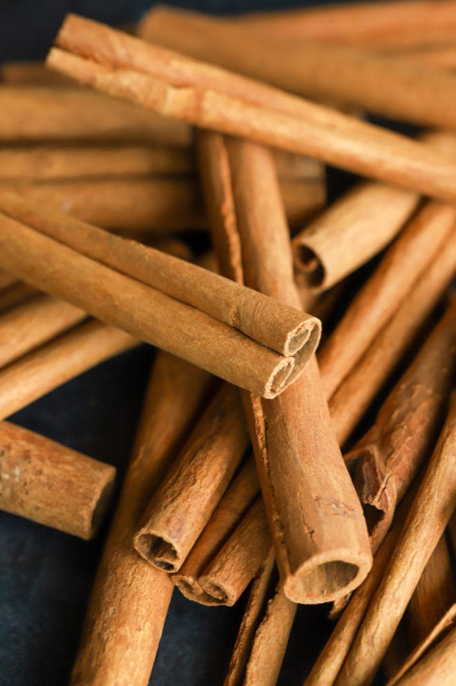 A pile of cinnamon sticks