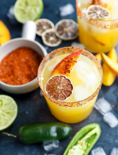 Image of spicy mango margaritas in glasses